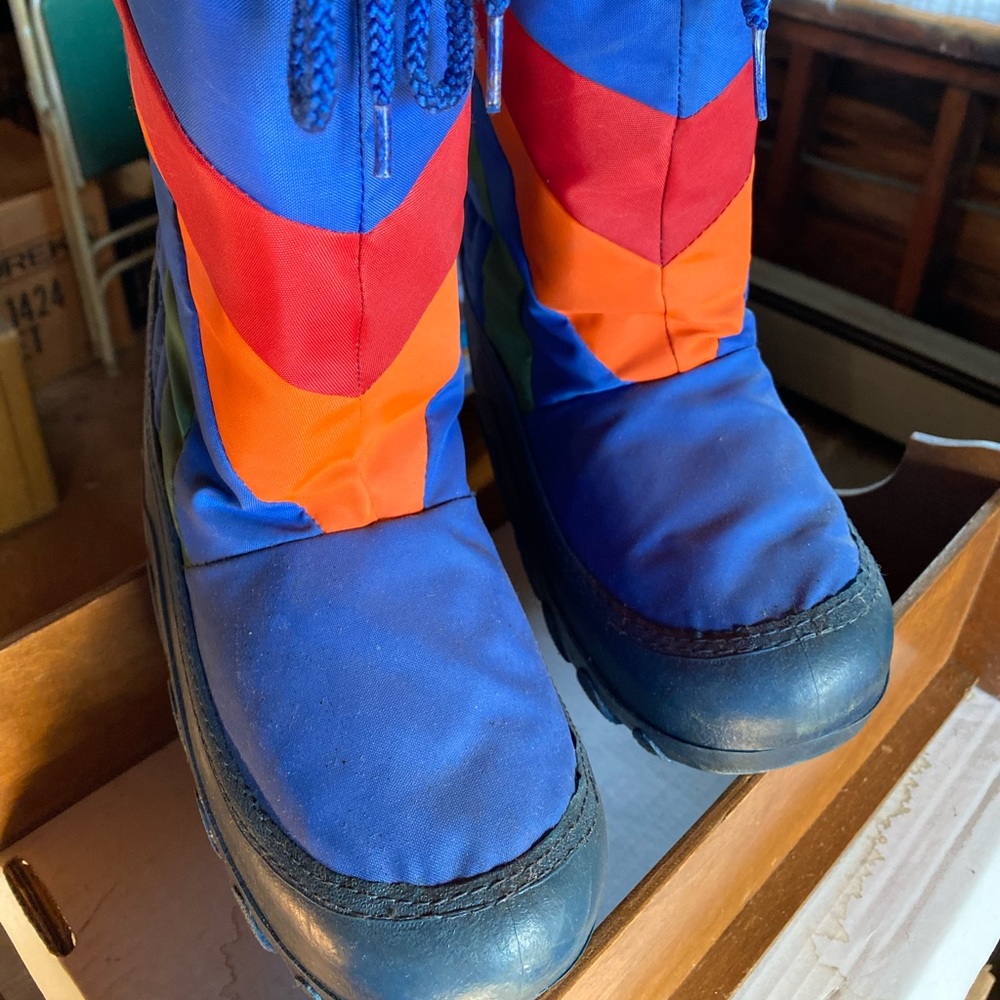 Vintage Moon Boots 🌙